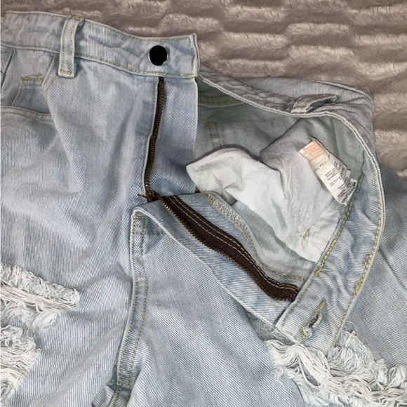 Pretty Little Thing Women’s Size 8 Wide Leg  Destroyed High Waist Jeans NWT - Picture 7 of 13